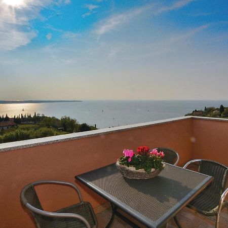 2 Bedroom Amazing Apartment In Portoroz Ngoại thất bức ảnh