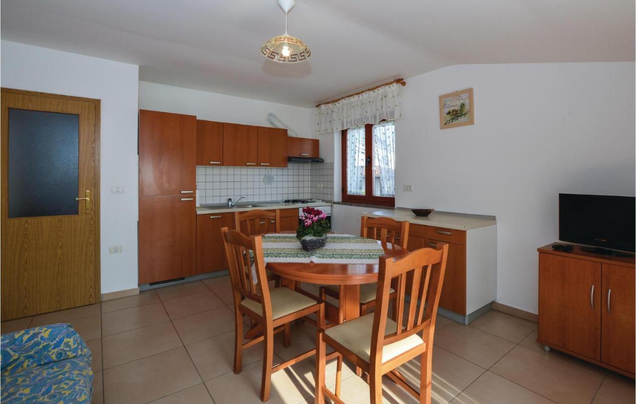 2 Bedroom Amazing Apartment In Portoroz Ngoại thất bức ảnh