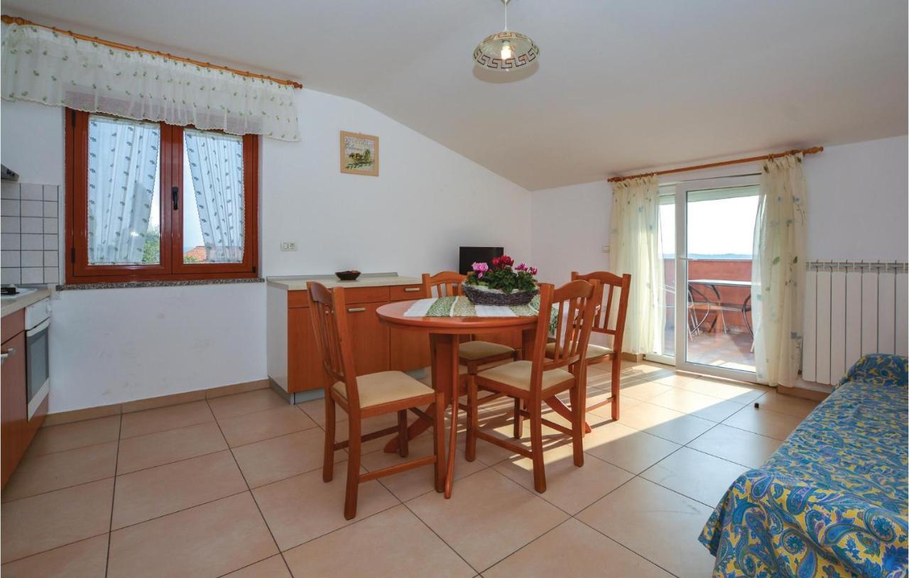 2 Bedroom Amazing Apartment In Portoroz Ngoại thất bức ảnh