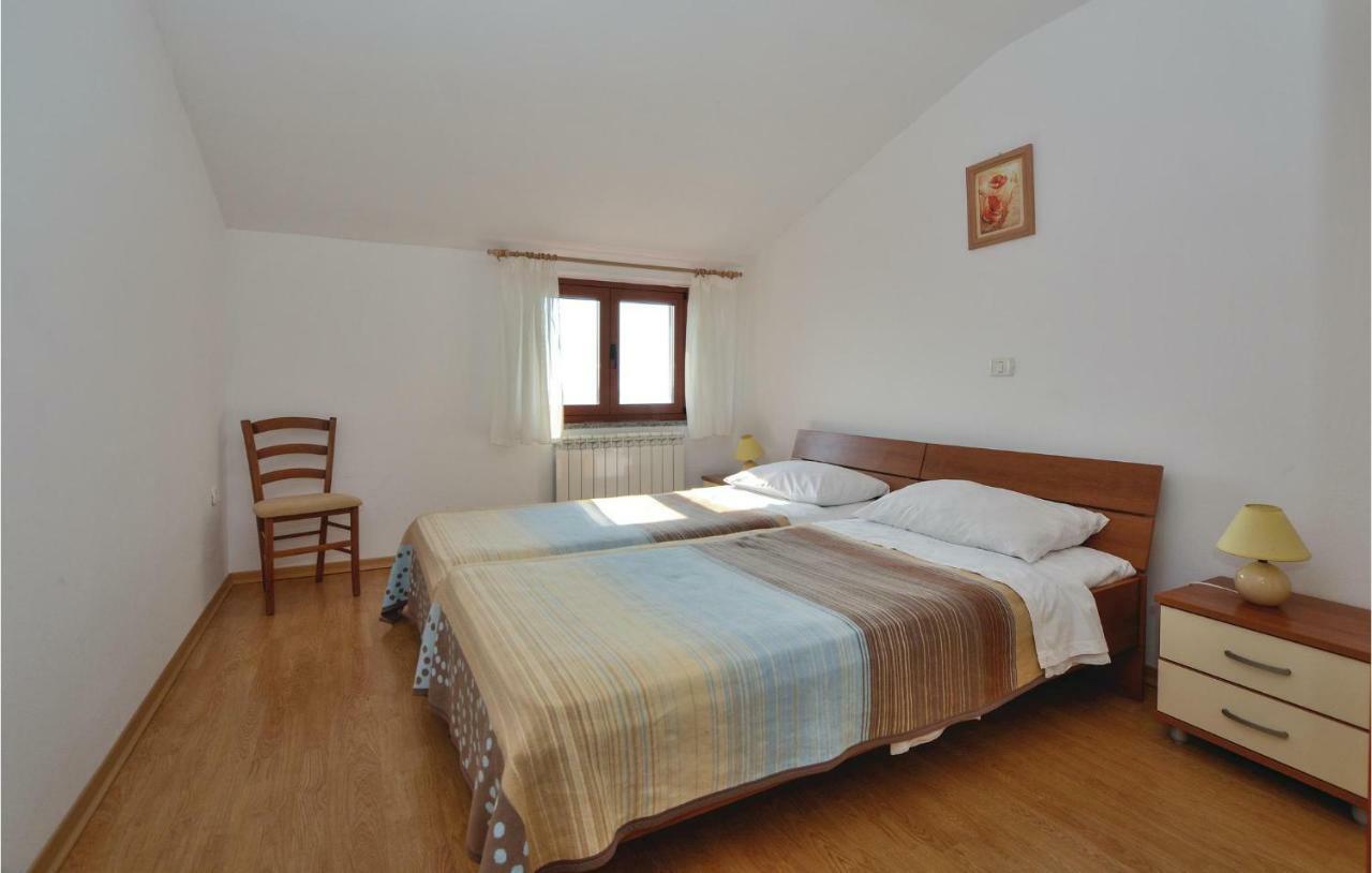 2 Bedroom Amazing Apartment In Portoroz Ngoại thất bức ảnh
